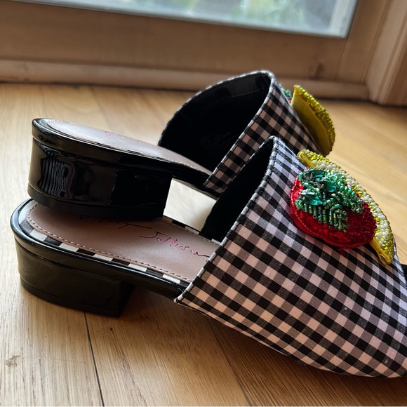 Betsy Johnson Fruit Lemon Strawberry Lindy Sandal - Picture 5 of 5
